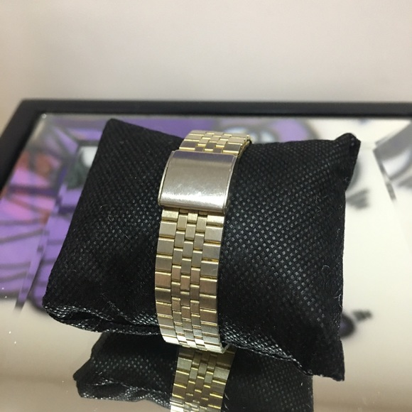 Texas Instruments - Picture 2 of 2